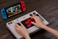 Фото - 8BitDo готовит огромный аркадный геймпад для файтингов на ПК и Nintendo Switch